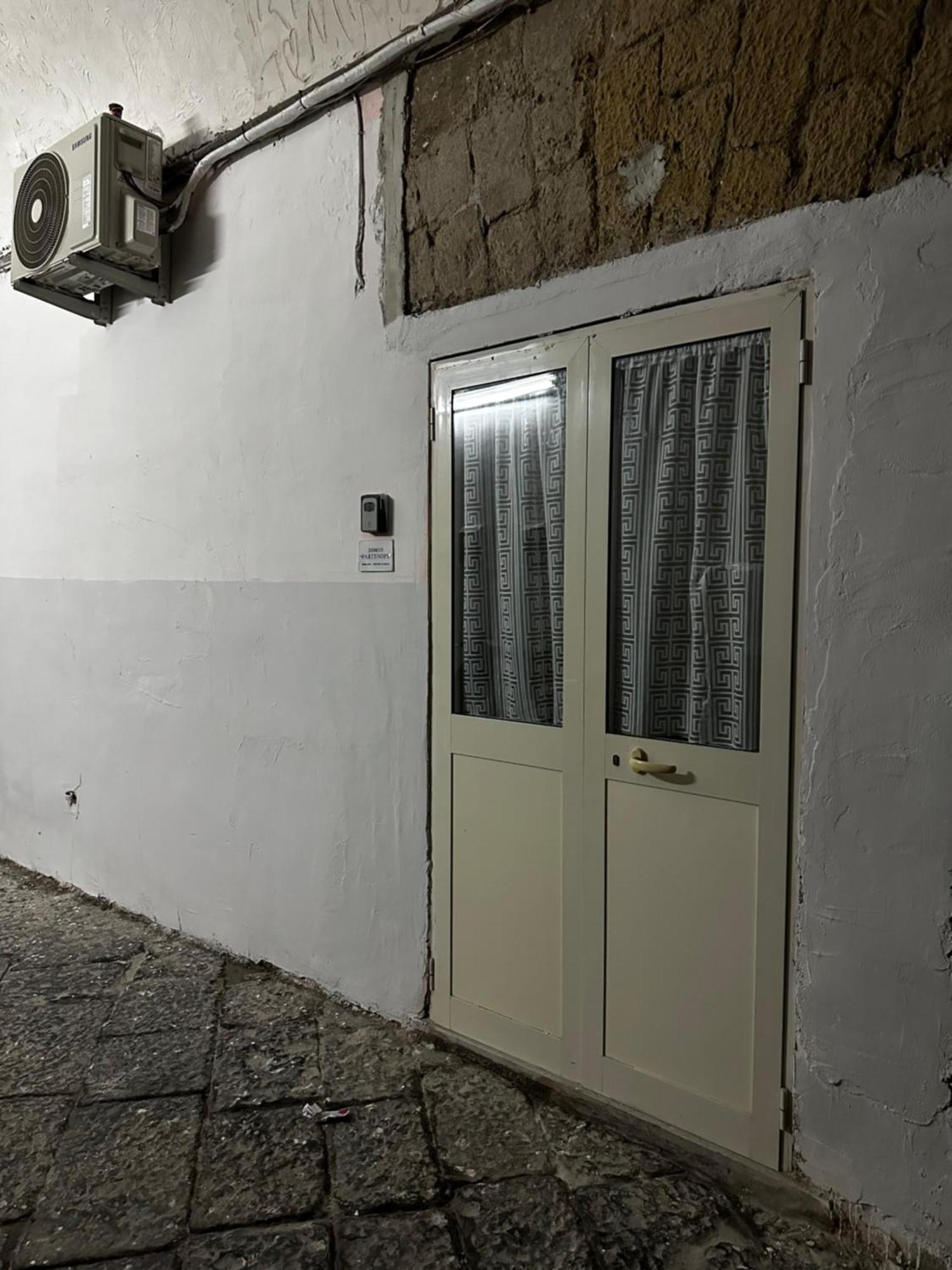 Domus Partenope Centro Storico Napels Buitenkant foto